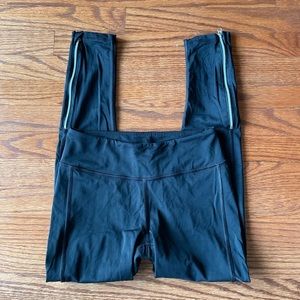 Victoria Sport zipper leg leggings/workout pants.
